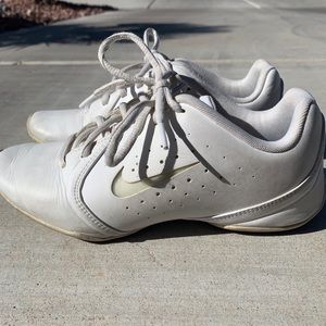 White Nike Sideline Cheer Shoes Size 6.5